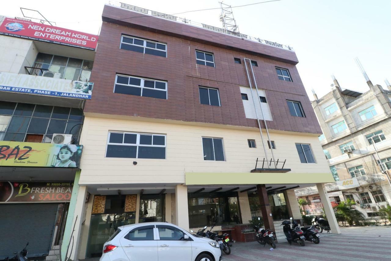 Oyo 29852 Hotel Golden View Abadpura ภายนอก รูปภาพ